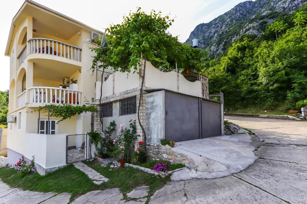 Apartments Zeko Donji Morinj Eksteriør billede